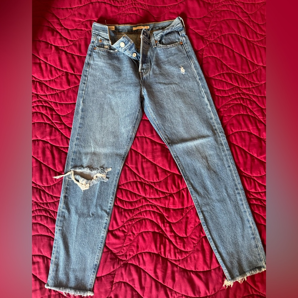 WEDGIE STRAIGHT FIT WOMEN'S JEANS SIZE 26